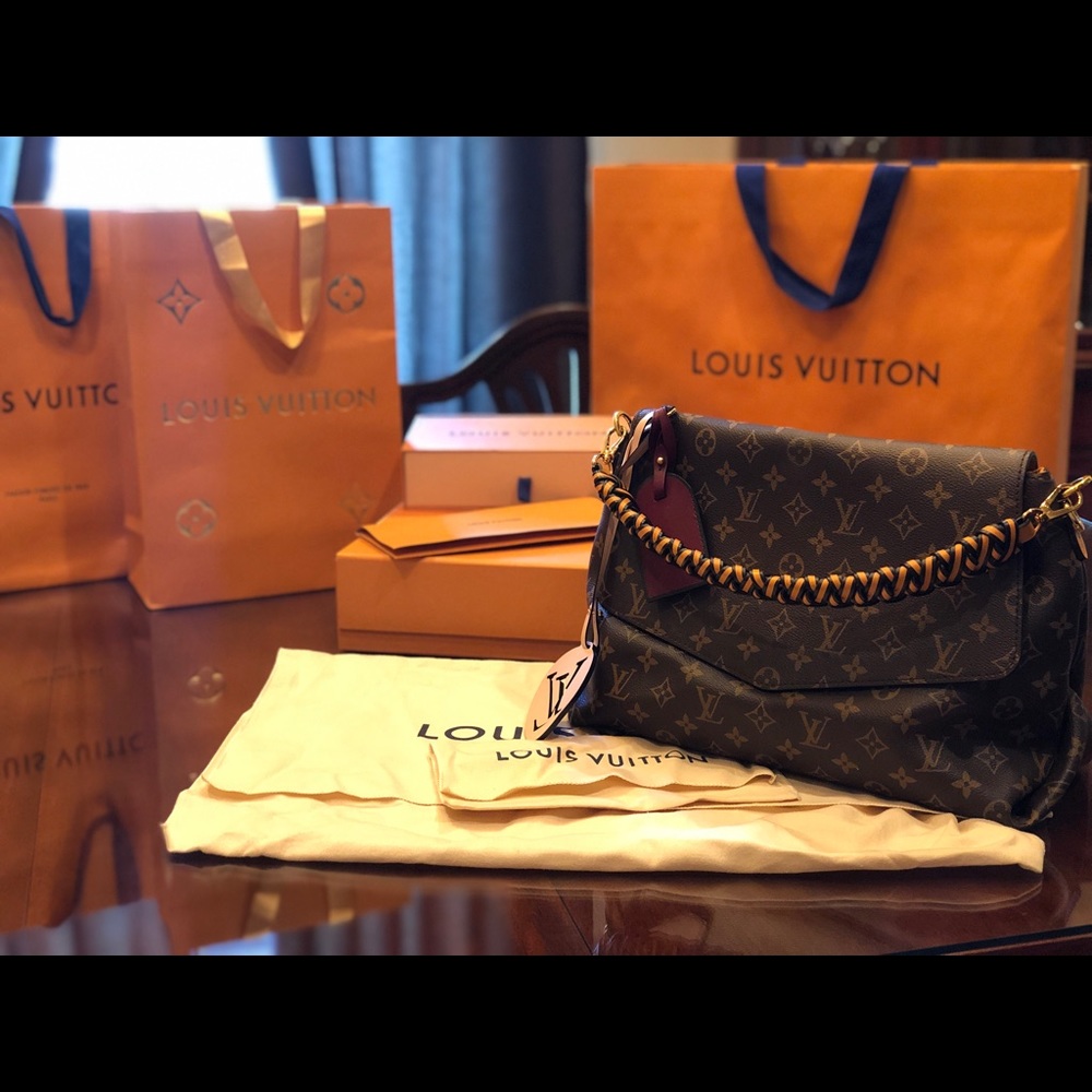 Louis Vuitton Beaubourg Handbag (hard to find!)